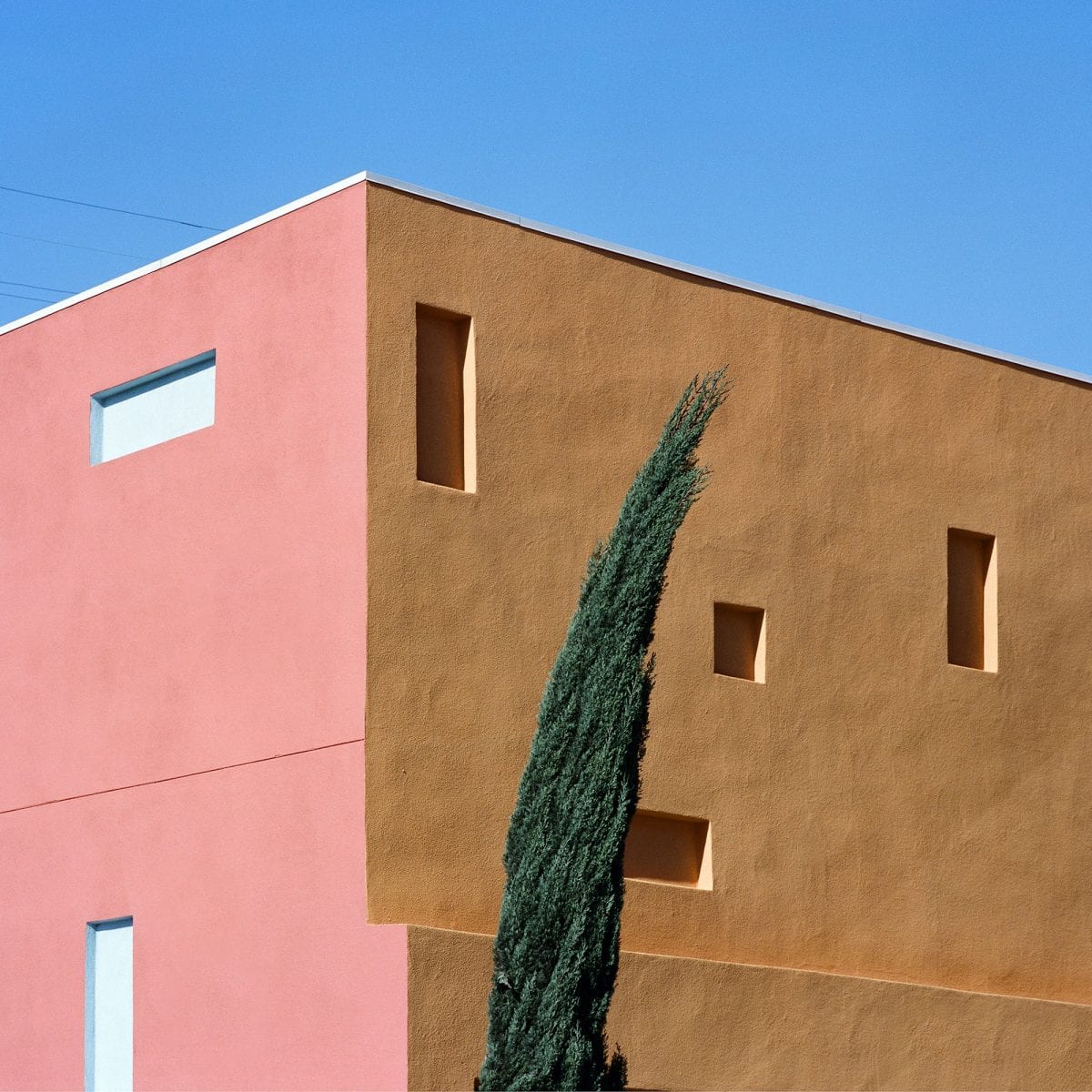 architecture color photography aesthetic and utilitarian effect in the greater Los Angeles area by Sinziana Velicescu