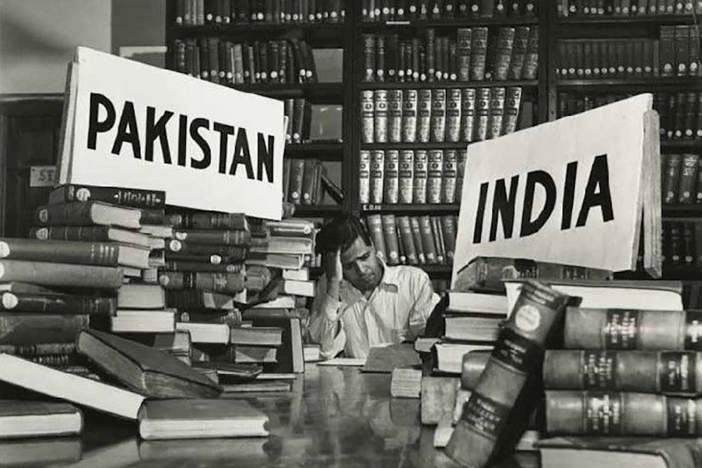 Black and White photograph by David Douglas Duncan - Imperial Secretariat Library division, India, 1947