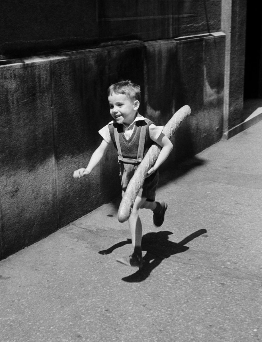 Paris - Black and White Photography by Robert Doisneau