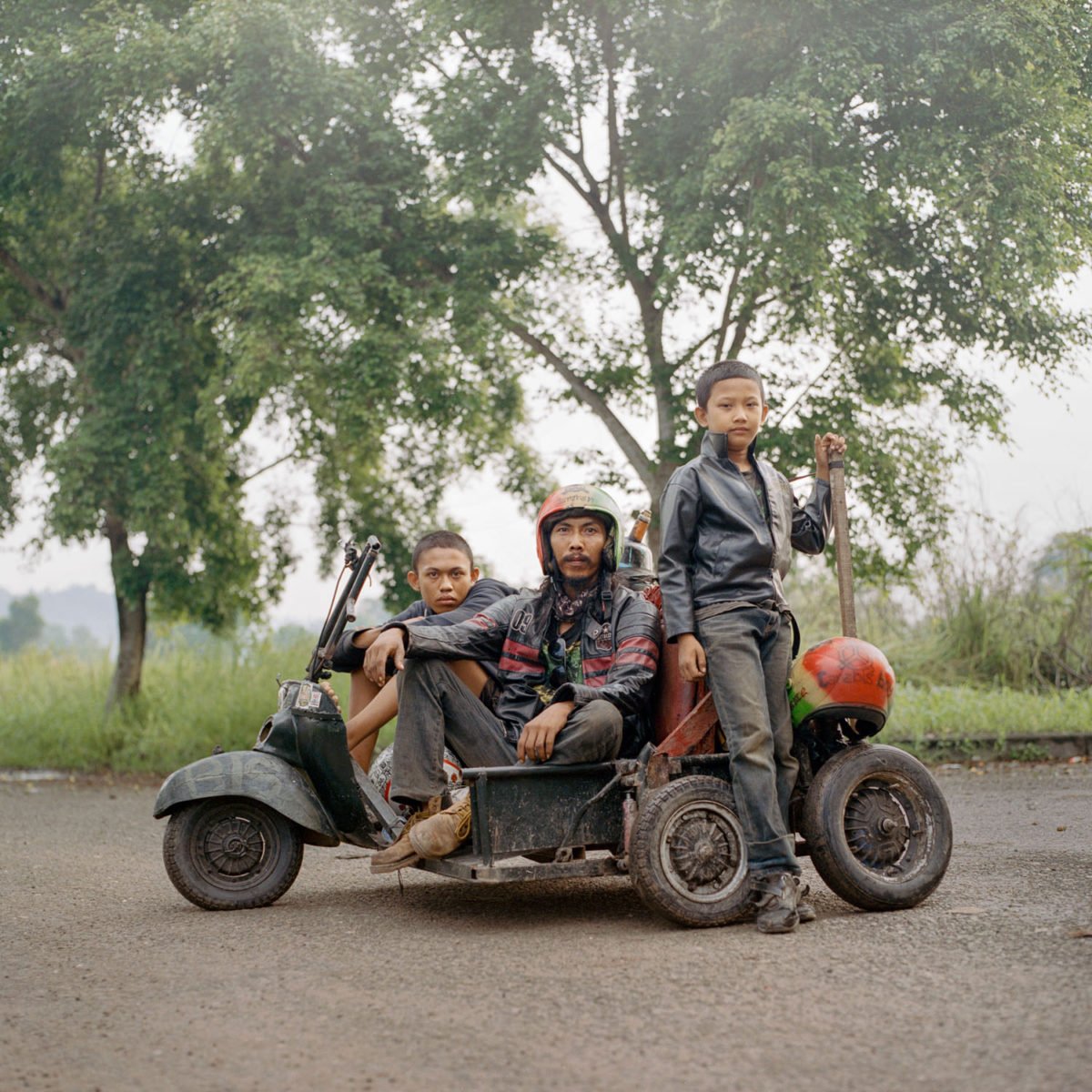 Portrait photograph of boys in Sumatra from photographer Muhammad Fadli - Inland