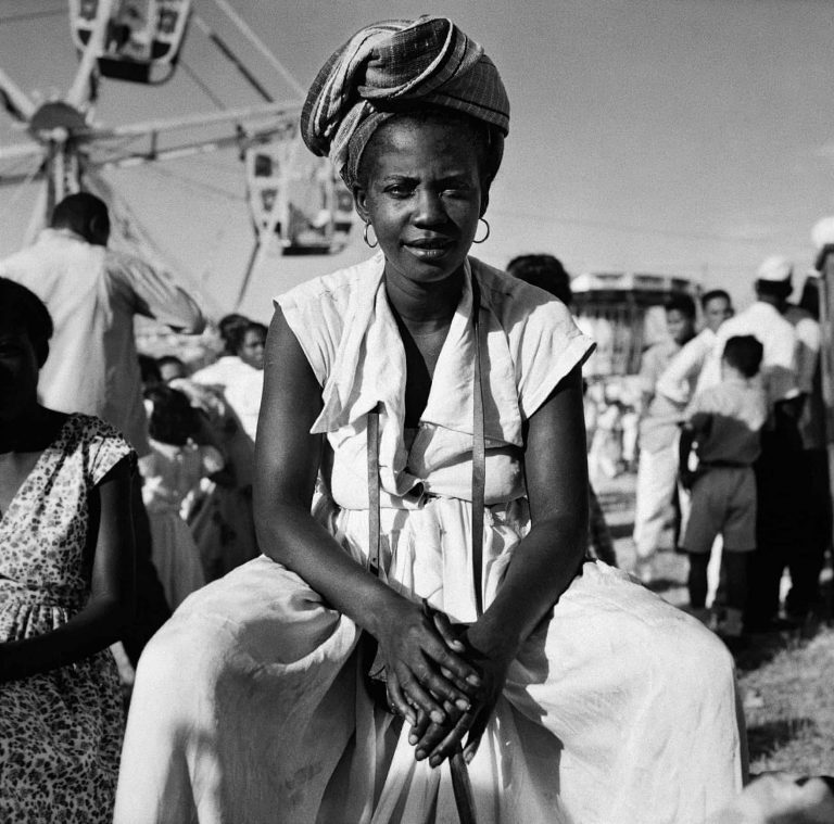 Black and white portrait photograph of a Brazilian woman by Marcel Gautherot