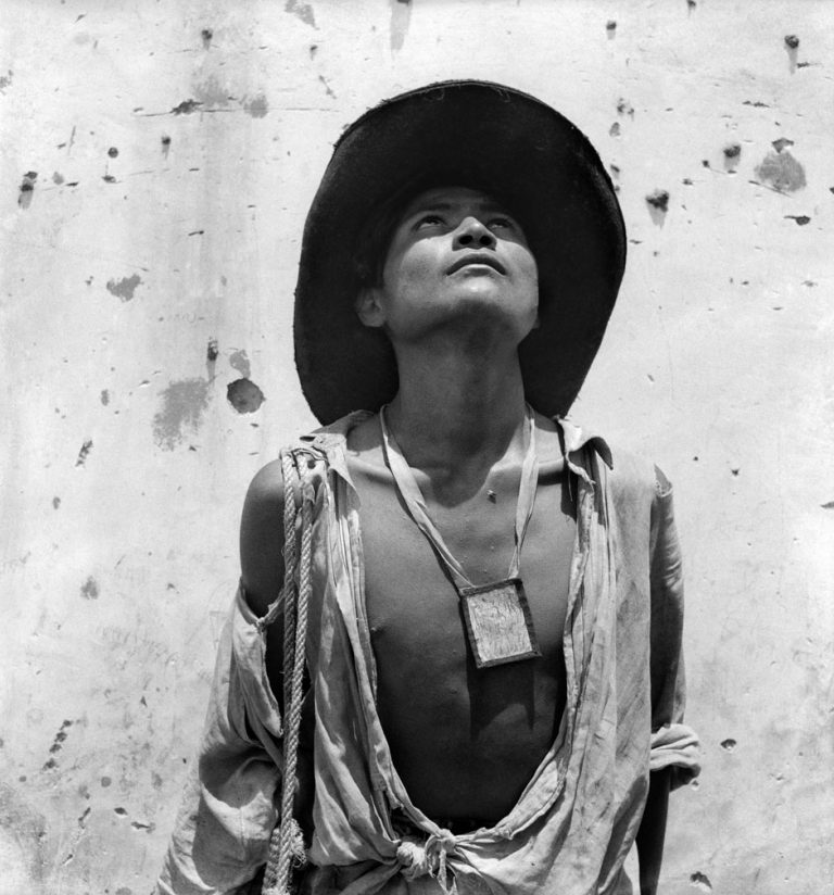 Black and white portrait photograph of a Mexican man by Marcel Gautherot