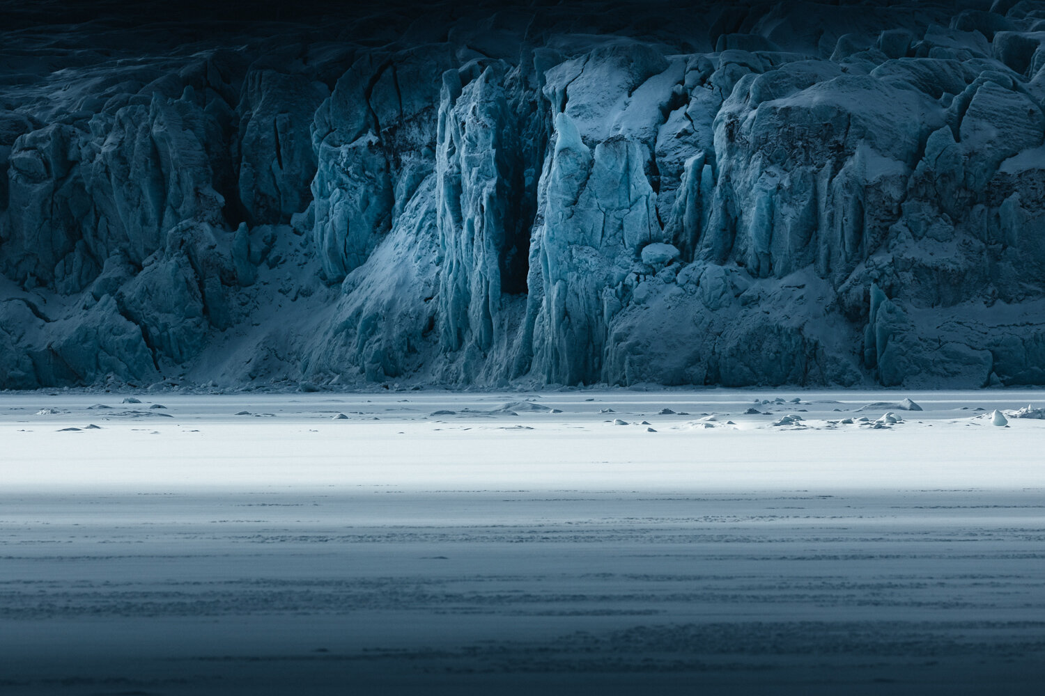 Landscape photo by Hannes Becker, glaciers, Svalbard, Norway.