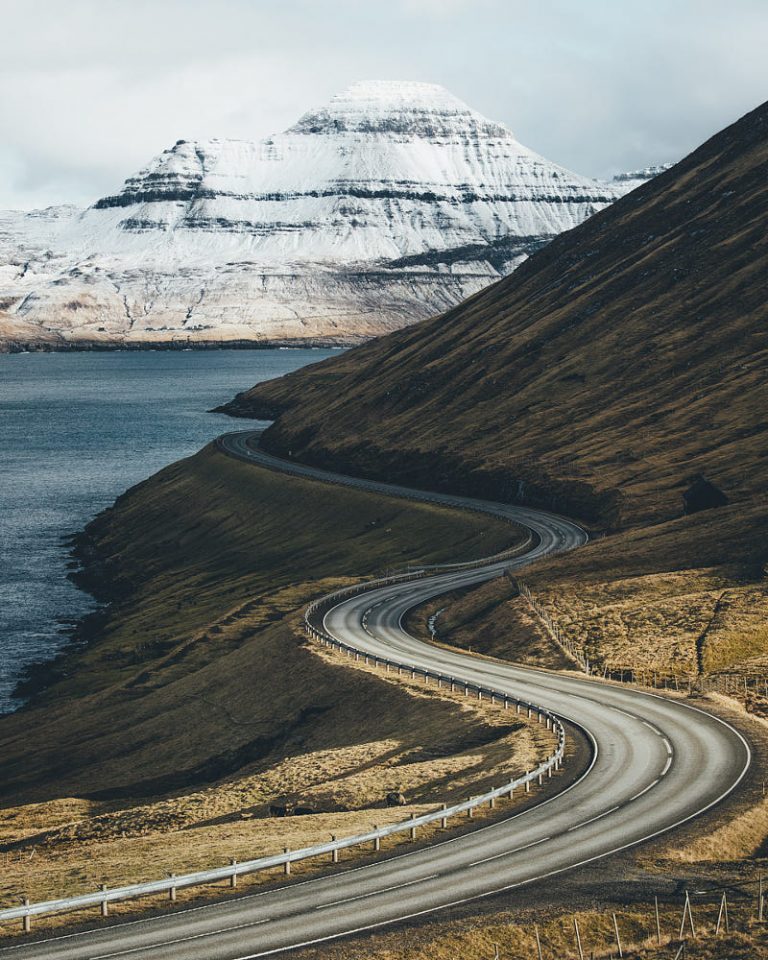 Hannes Becker landscape photo. A winding road in the Faroe Islands.