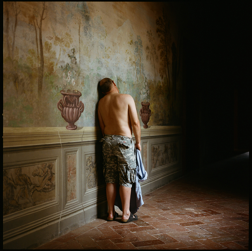 Color photography by Laura Pannack, man leaning against wall, Photography & Instagram