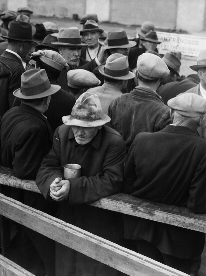 Black and white photography by Dorothea Lange. White Angel Breadline, San Francisco 1933. documentary photography