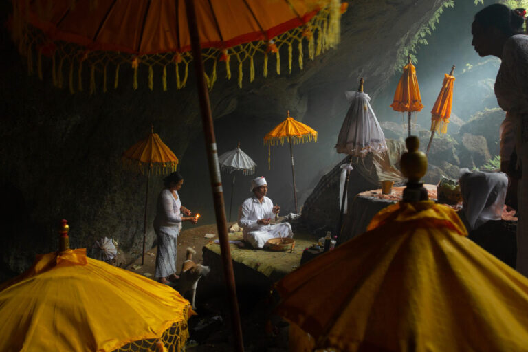 Color photography by Michael Dean Morgan, Bali, ceremony