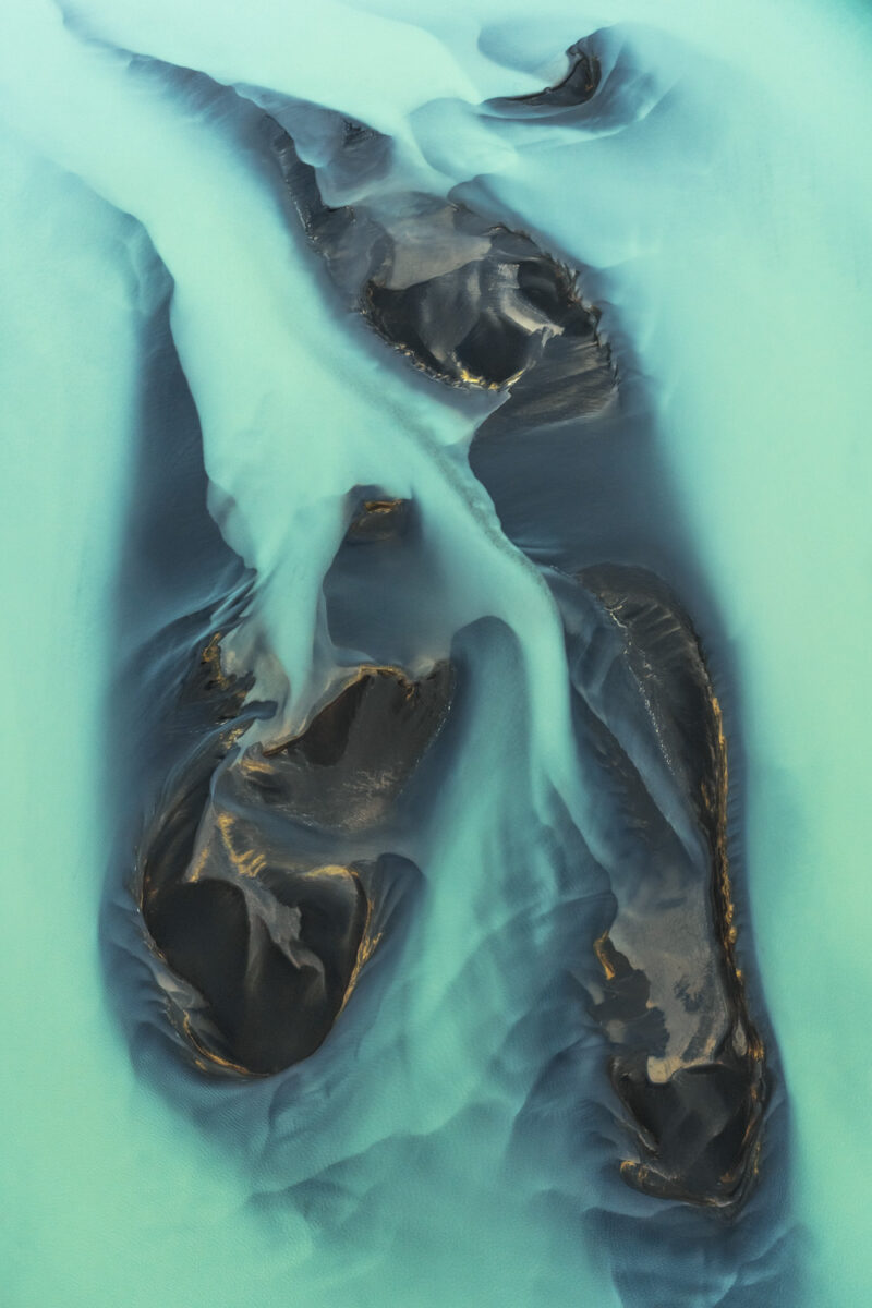 color aerial landscape photograph of Icelandic rivers by Anderson Cunha de Sao Sabas