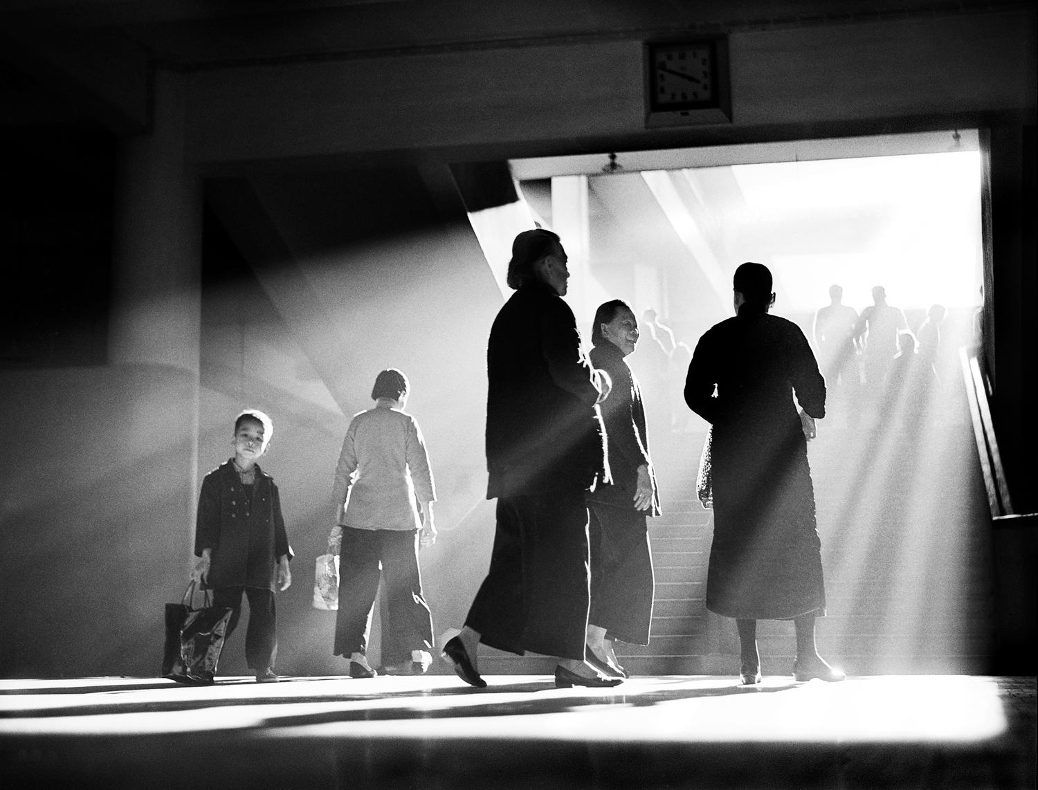 Fan Ho, Hong Kong, b&w street photography, metro station