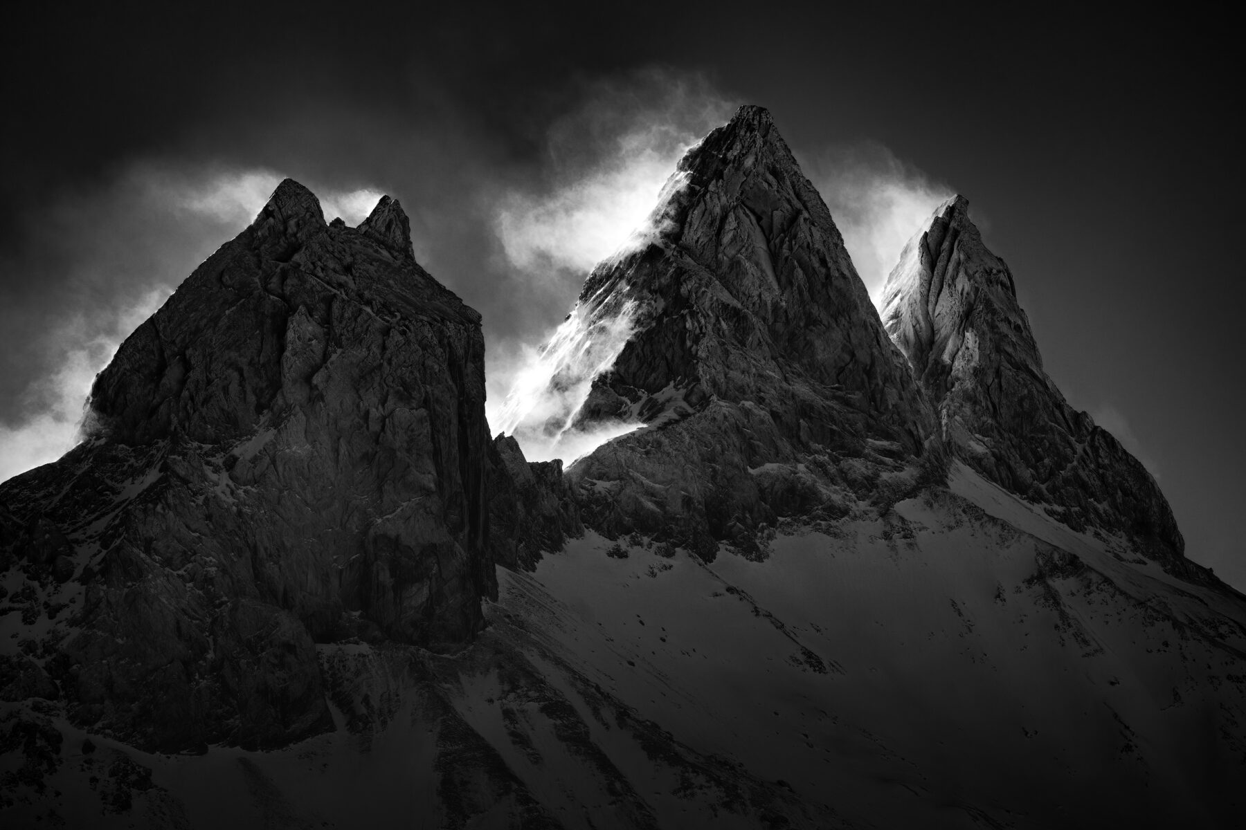 black and white landscape photograph of Aiguilles d’Arves mountains in France by Yann Calonne