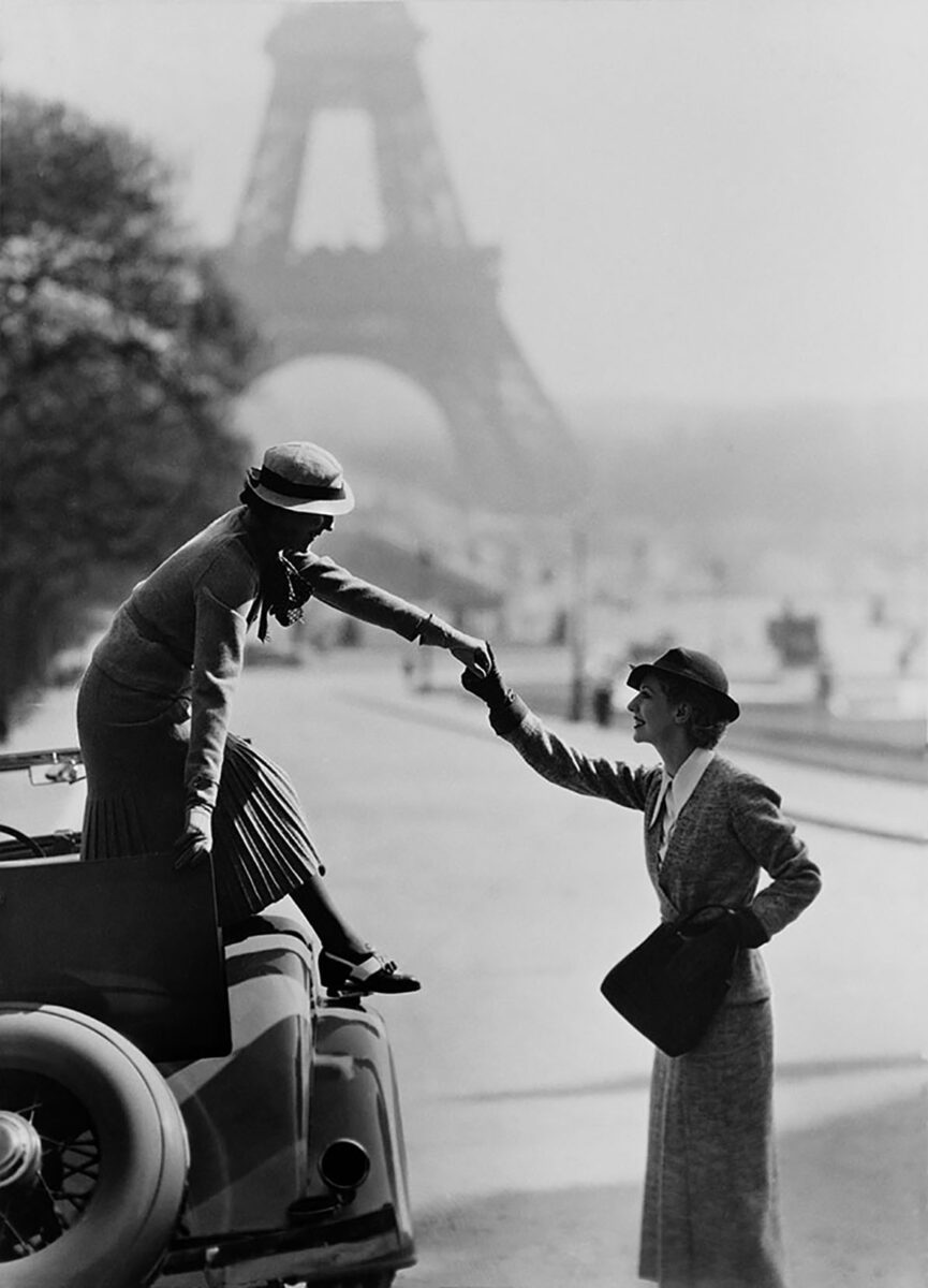 Fashion portrait photography by George Hoyningen-Huene. Virginia Kent & Peggy Leaf, Paris, Eiffel Tower, 1934