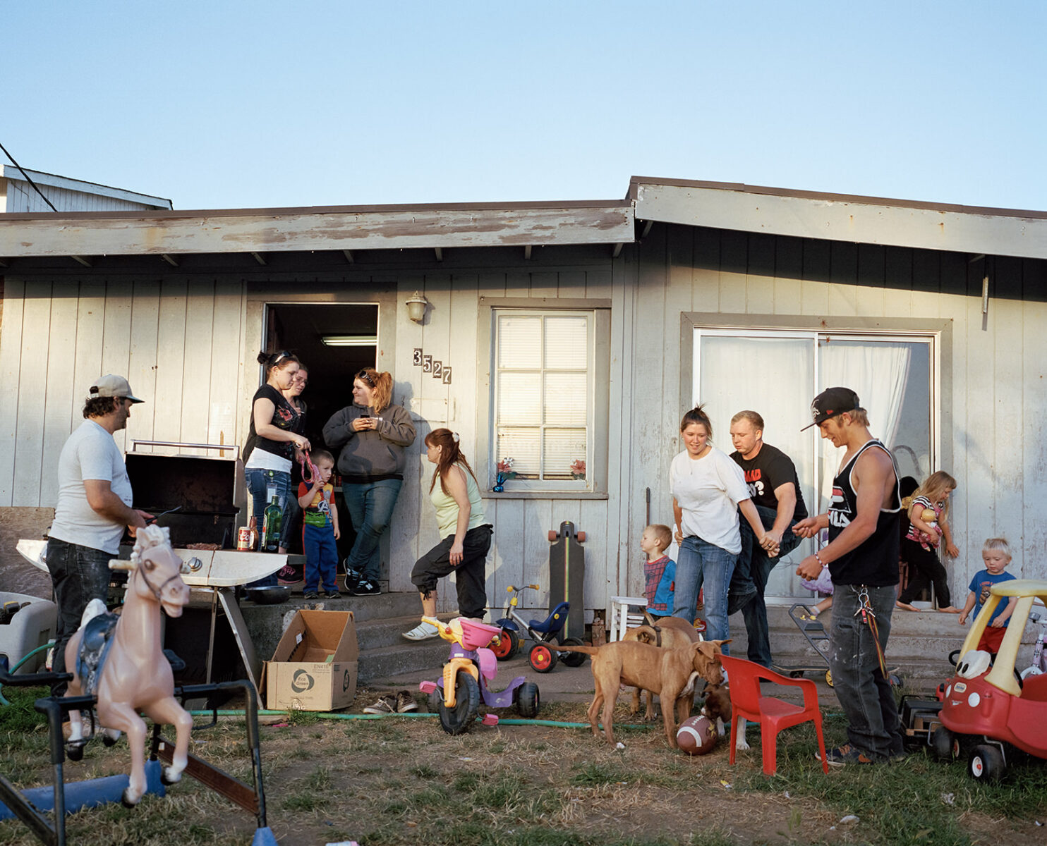 Color documentary photography by Curran Hatleberg, family gathering, USA