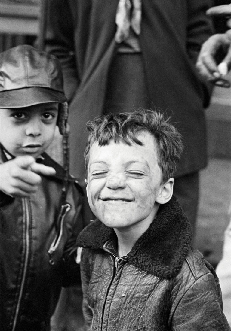 Black and white photography by Thomas Hoepker, boys, USA, 1963