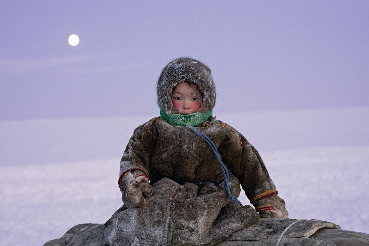 Color documentary photography by Nicola Ducati, Nenets child, Siberia