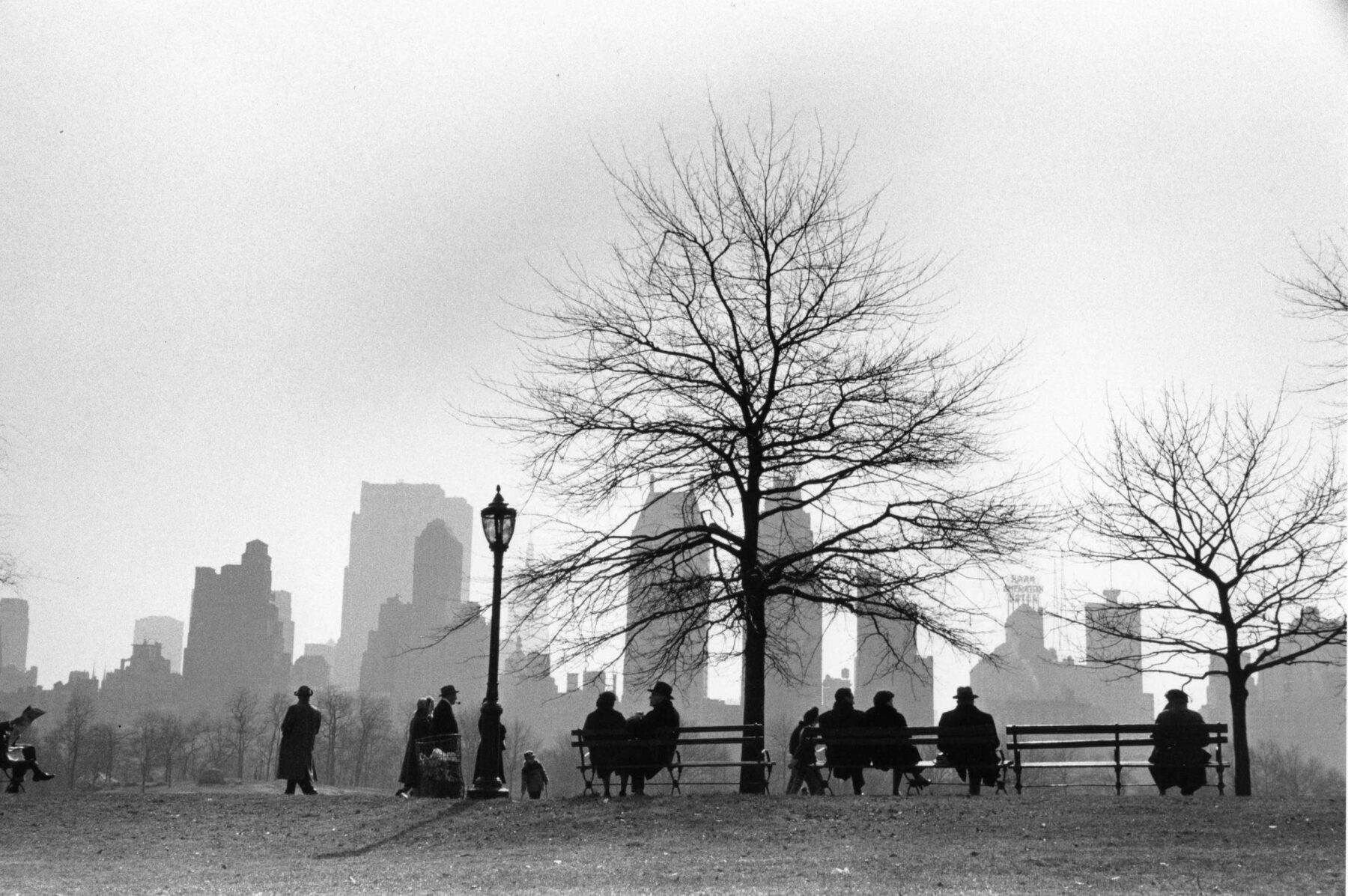 Street photography by Ruth Orkin, central park, NYC, silhouette