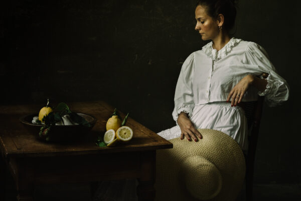 color studio portrait of a woman by Daniela Constantini