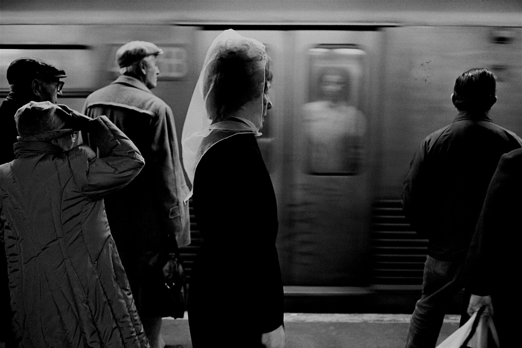 Black & white strete photography, NYC, metro, Richard Sandler