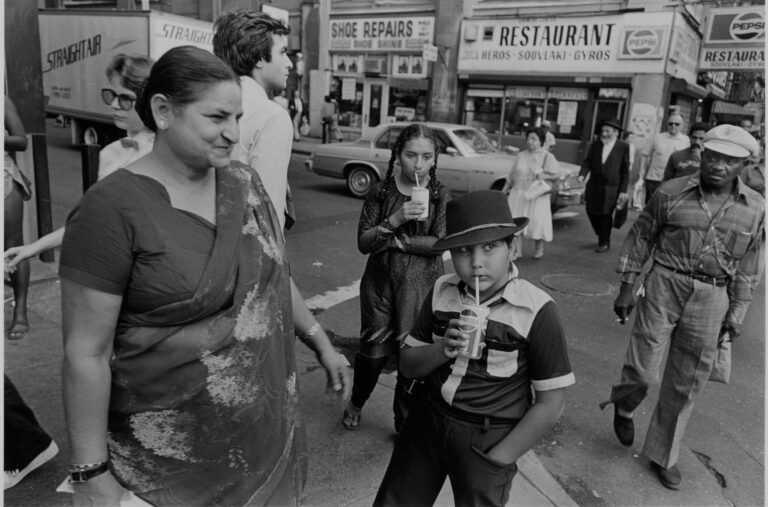 Black & white street photography by Richard Sandler,