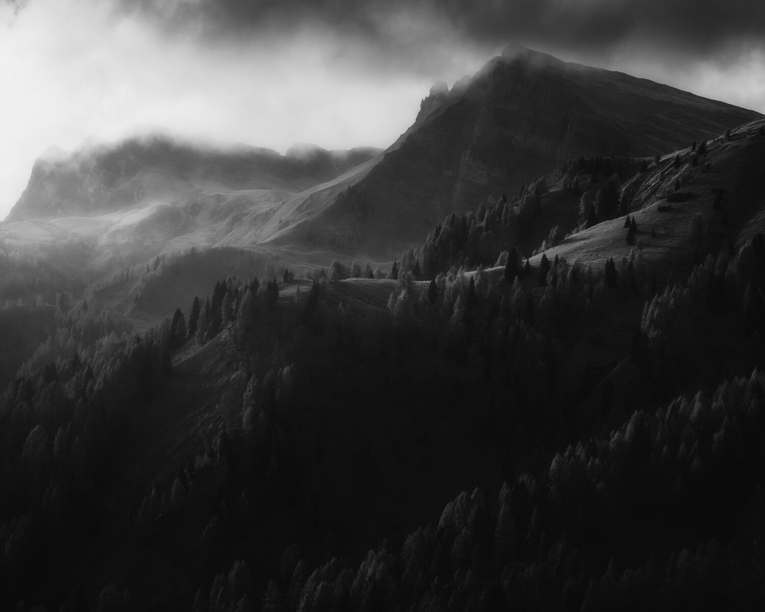 black and white award landscape of Italian dolomites mountains by Thomas De Franzoni