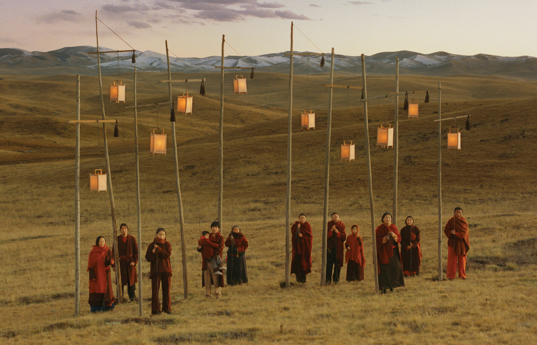 Color photo of people in Tibet by Kin Coedel