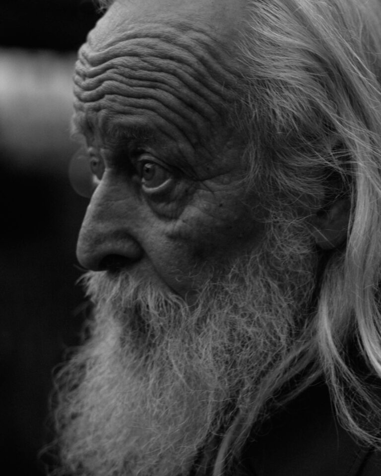 Black & white street photography by Joshua K. Jackson Portrait of elderly man