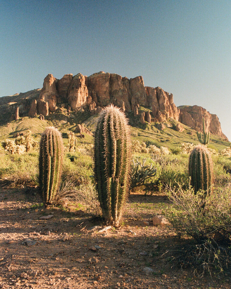 Color photography by Jakob Lilja-Ruiz, landscape of mountains USA