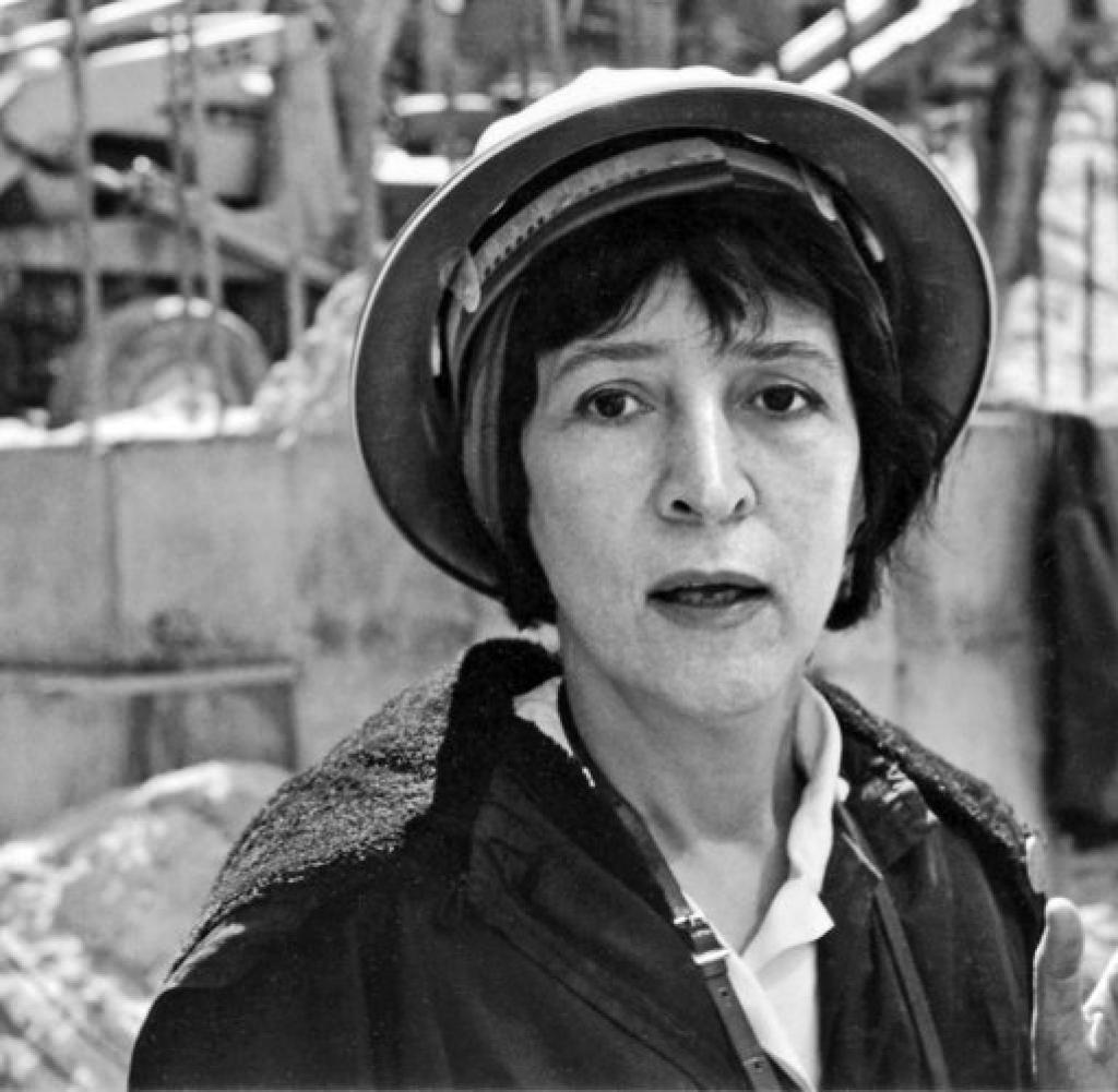 Black & white portrait of Helen Levitt