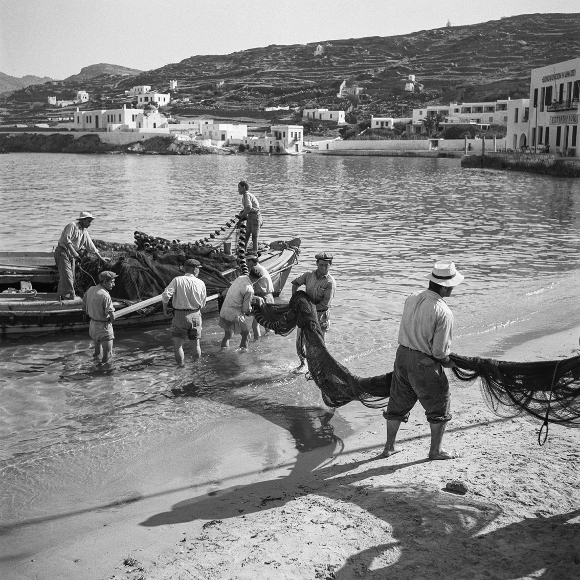 Black & white photography of Greece by Robert McCabe - fishermen