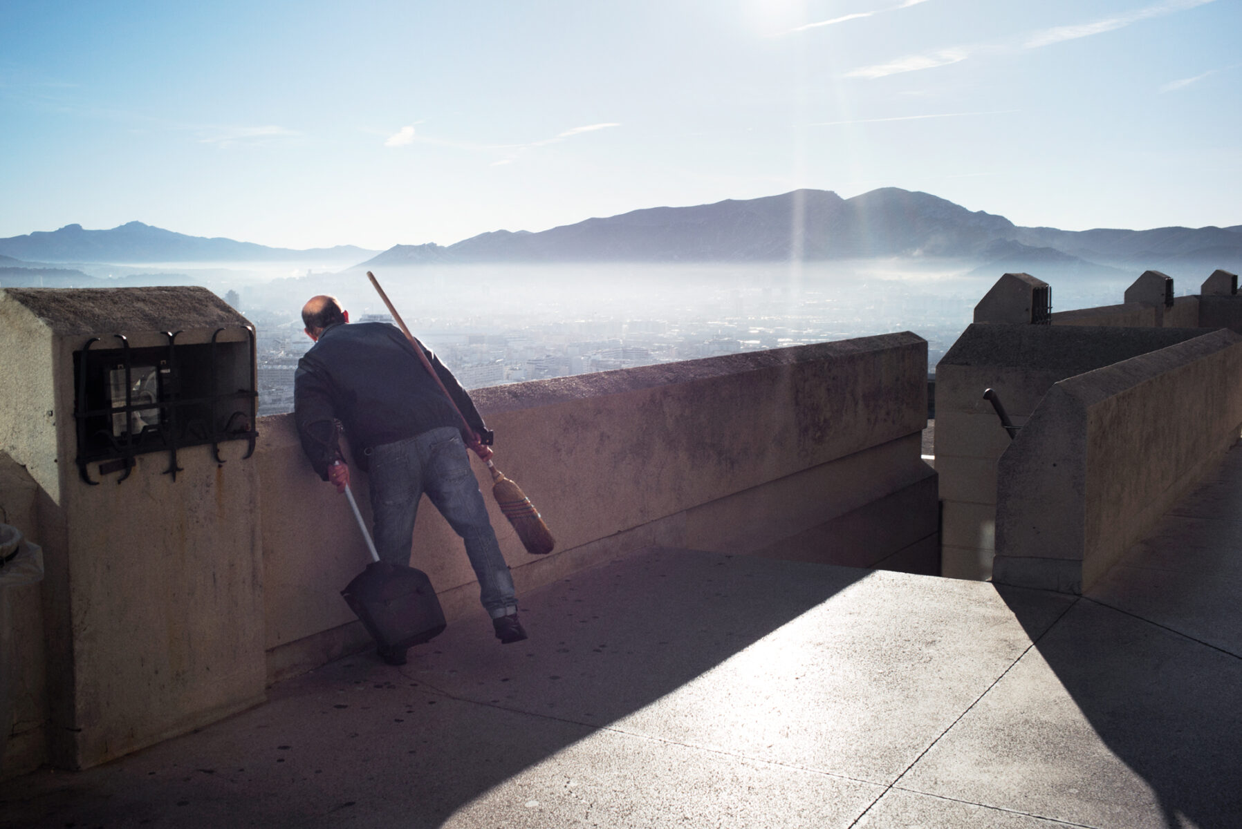 color street photo by Pierre Belhassen