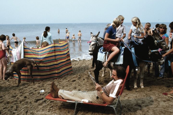 Photo of people on the beach in England in 1989