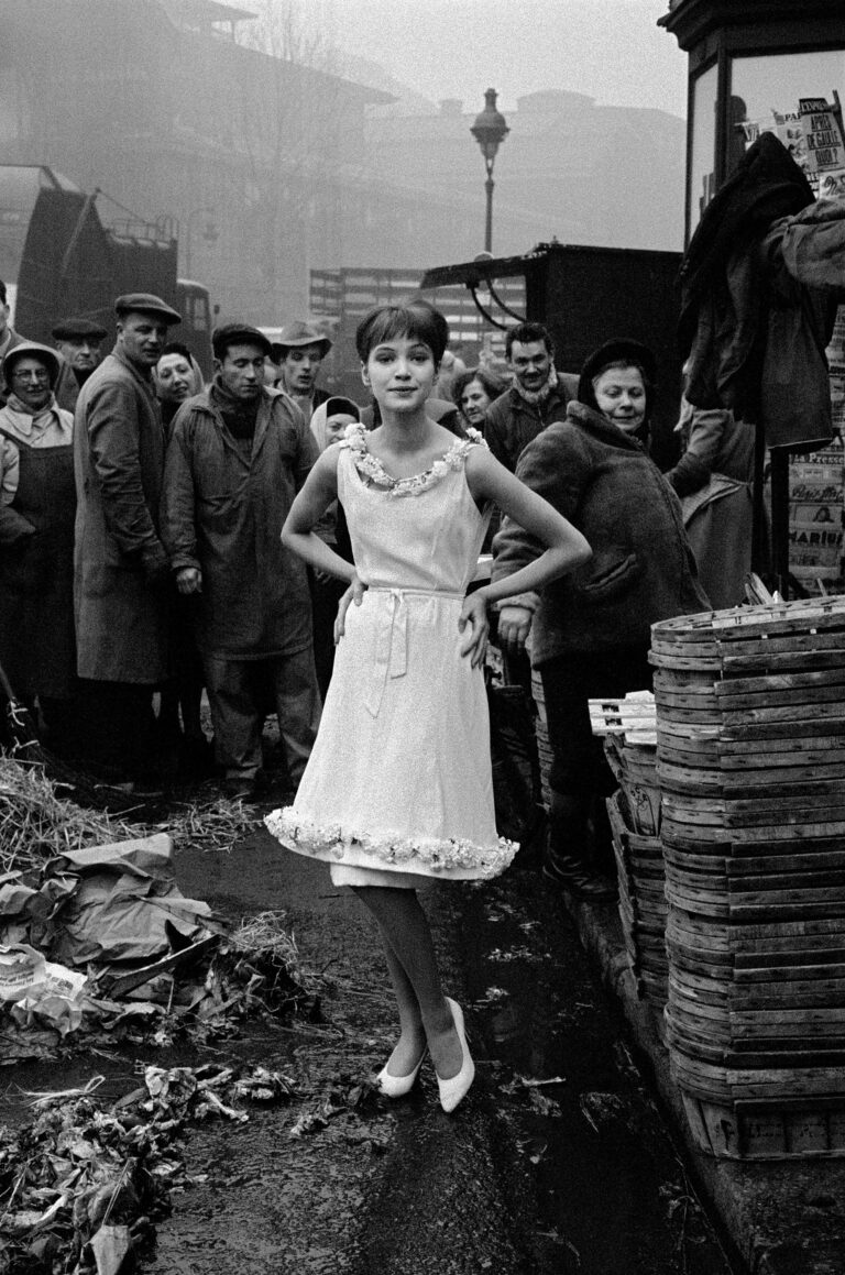 black and white fashion photography in Paris by Frank Horvat