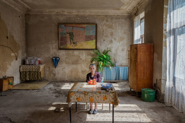 color portrait documentary photo of a woman by Hossein Fardinfard