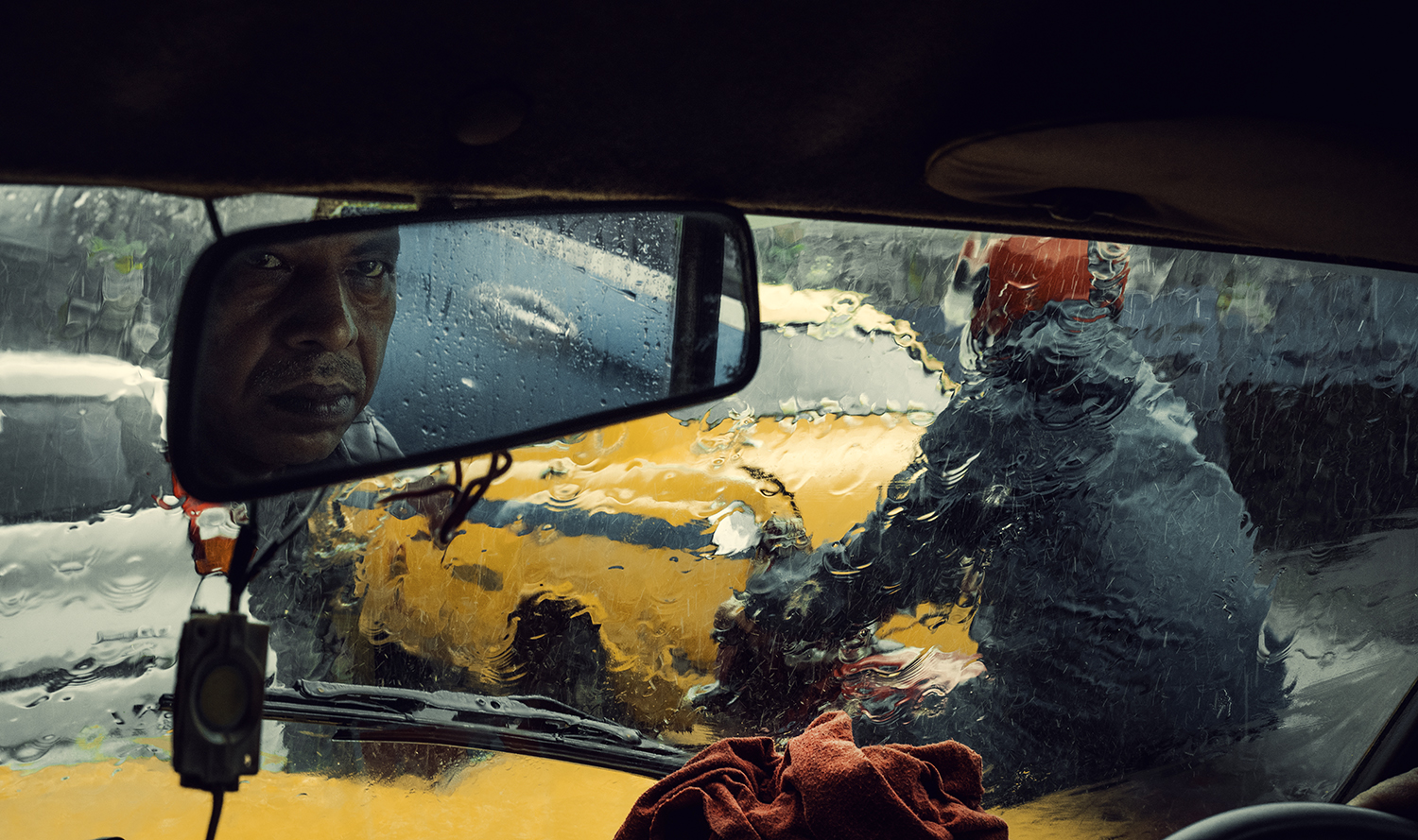 color street photo from a taxi in Kolkota by Monaris Franqui