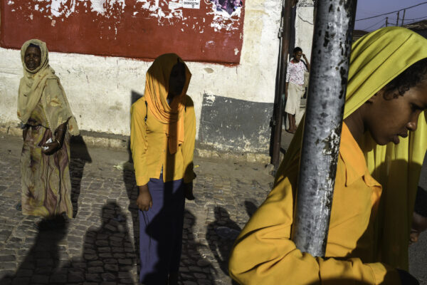 color street photo of women in Hara, Ethiopia by Rose Vandepitte