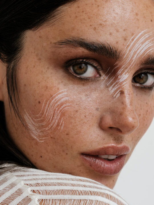 color portrait photo of a woman by Laure Stefanini